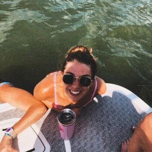 Meet your Posher, Reagan